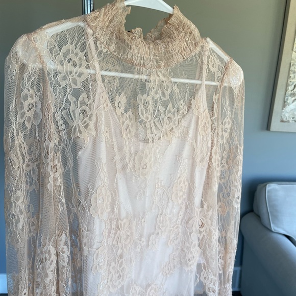 Lulu’s Sheer Leader Blush Pink Lace Mock Neck Long Sleeve Top XS - Picture 8 of 14